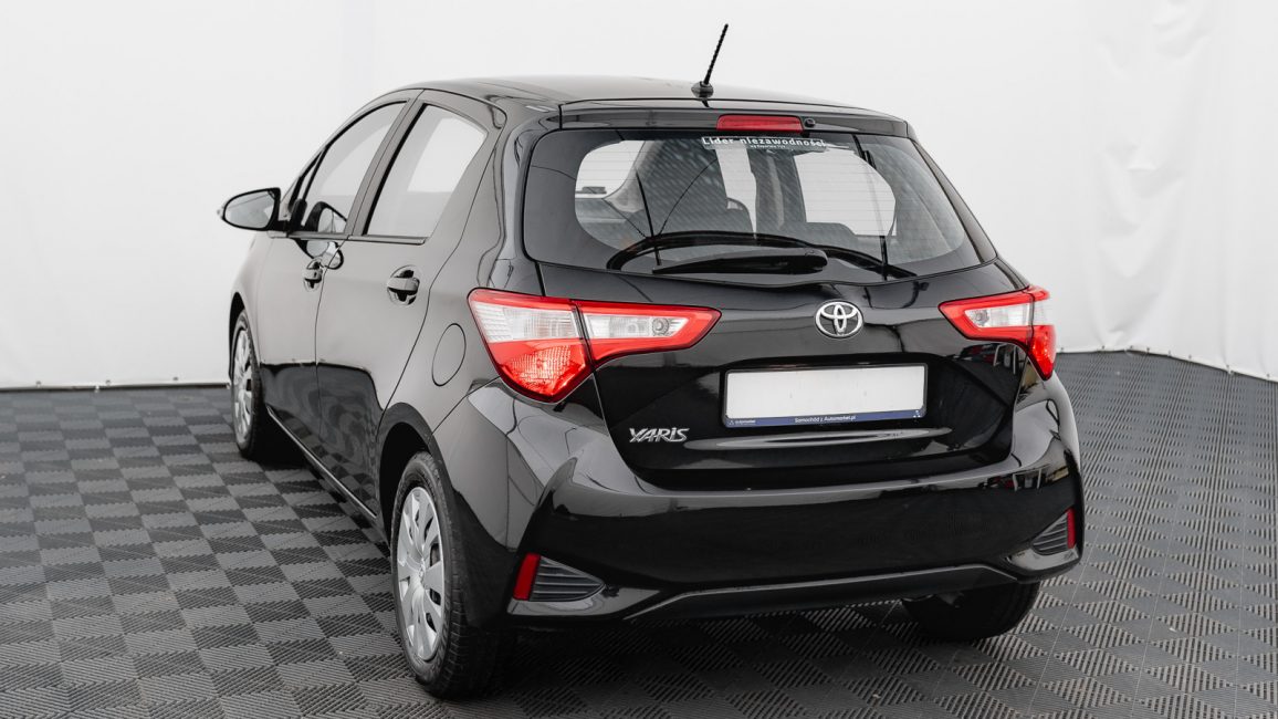 Toyota Yaris 1.0 Active GD445RW w leasingu dla firm