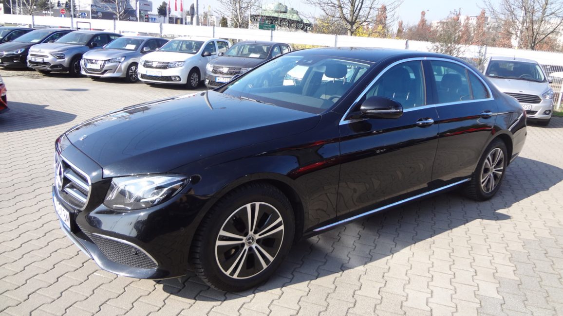 Mercedes-benz E 220 d 4-Matic 9G-TRONIC WD5313M w zakupie za gotówkę