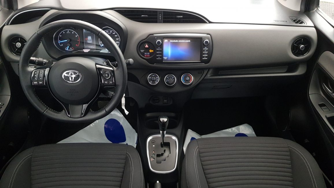 Toyota Yaris 1.5 Premium CVT WD7307M w zakupie za gotówkę