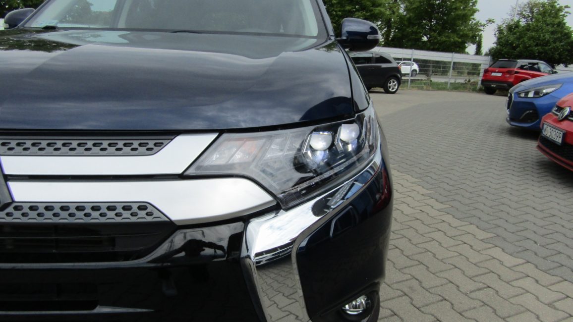 Mitsubishi Outlander 2.0 Intense + SDA 4WD CVT EL2M229 w zakupie za gotówkę