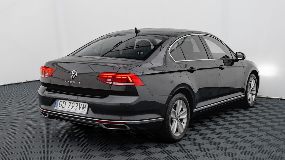 Volkswagen Passat 2.0 TDI Elegance DSG GD793VM w abonamencie