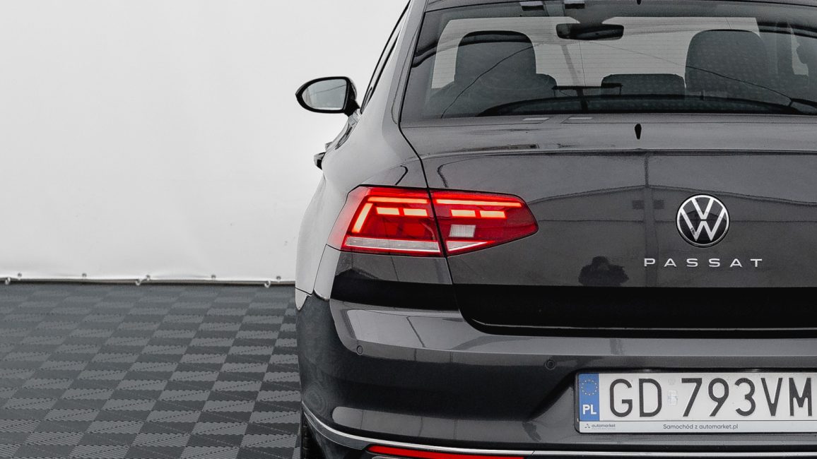 Volkswagen Passat 2.0 TDI Elegance DSG GD793VM w abonamencie