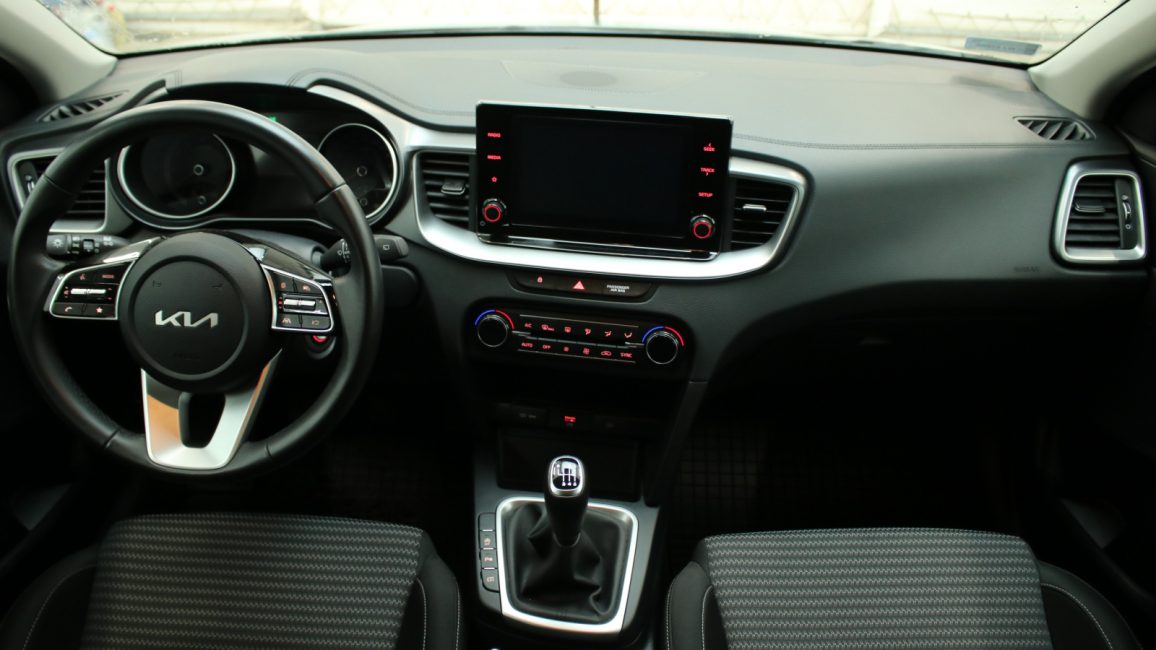 Kia Ceed 1.0 T-GDI M WJ8580K w zakupie za gotówkę