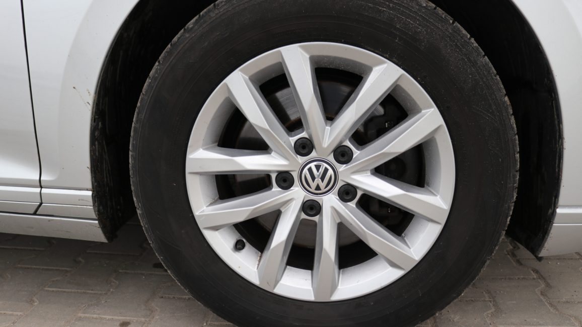Volkswagen Passat 1.5 TSI EVO Business DSG WU0486K w zakupie za gotówkę