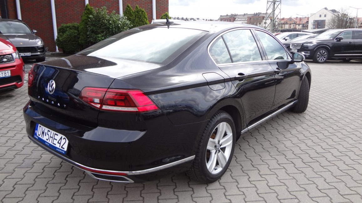 Volkswagen Passat 2.0 TDI Elegance DSG DW5HE42 w abonamencie