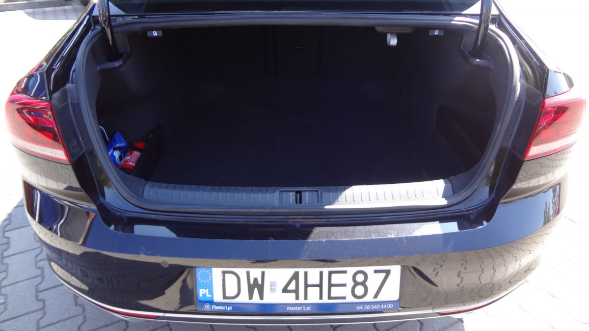 Volkswagen Passat 2.0 TDI Elegance DSG DW4HE87 w abonamencie