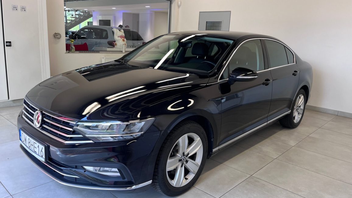 Volkswagen Passat 2.0 TDI Elegance DSG DW8HE16 w abonamencie dla firm