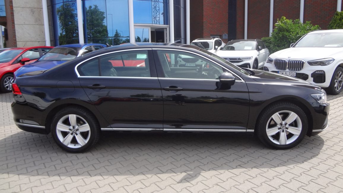 Volkswagen Passat 2.0 TDI Elegance DSG DW9HE42 w abonamencie dla firm