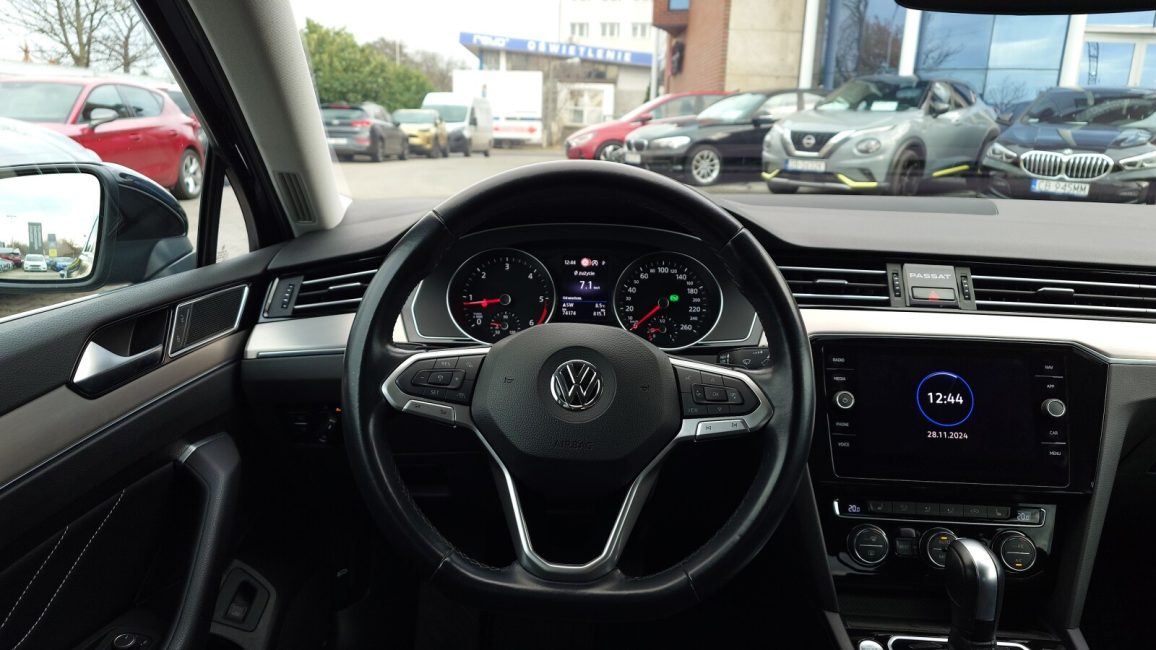 Volkswagen Passat 2.0 TDI Elegance DSG DW8HE17 w leasingu dla firm