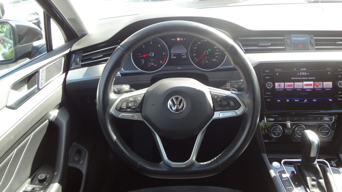 Volkswagen Passat 2.0 TDI Elegance DSG DW2HR32 w abonamencie dla firm