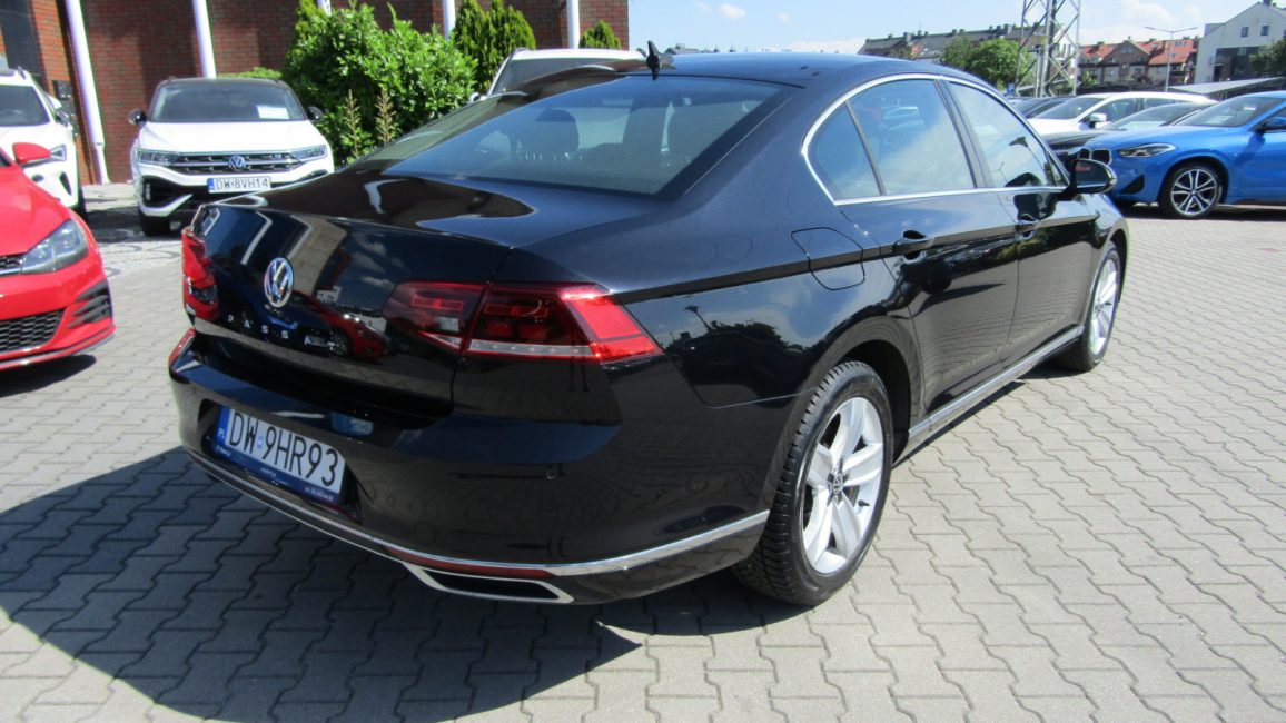 Volkswagen Passat 2.0 TDI Elegance DSG DW9HR93 w abonamencie