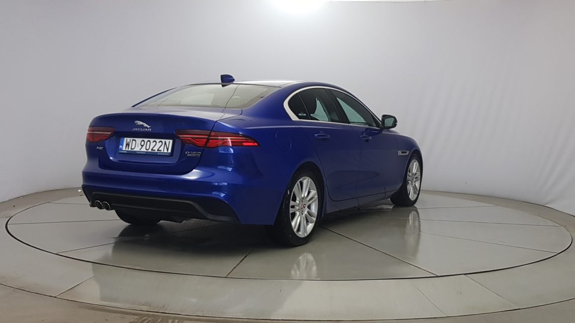 Jaguar XE 2.0 D180 SE aut WD9022N w abonamencie