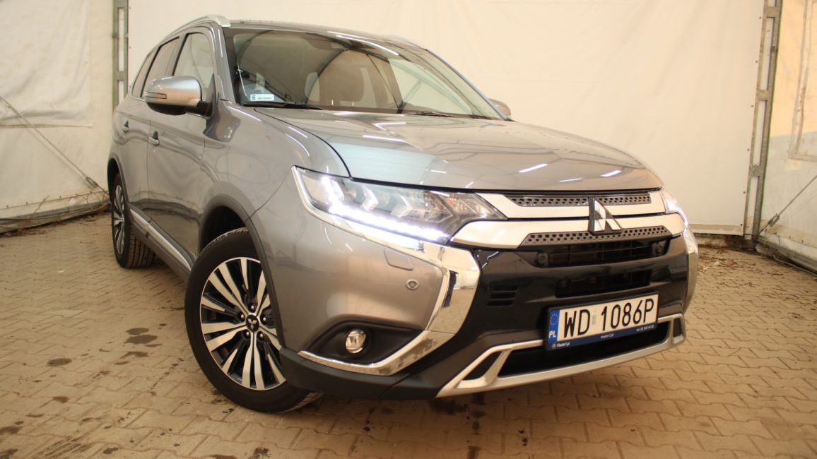 Mitsubishi Outlander 2.0 Instyle SDA 4WD CVT WD1086P w leasingu dla firm