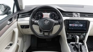 Volkswagen Passat 2.0 TSI 4Mot. Highline DSG WD7176M w abonamencie