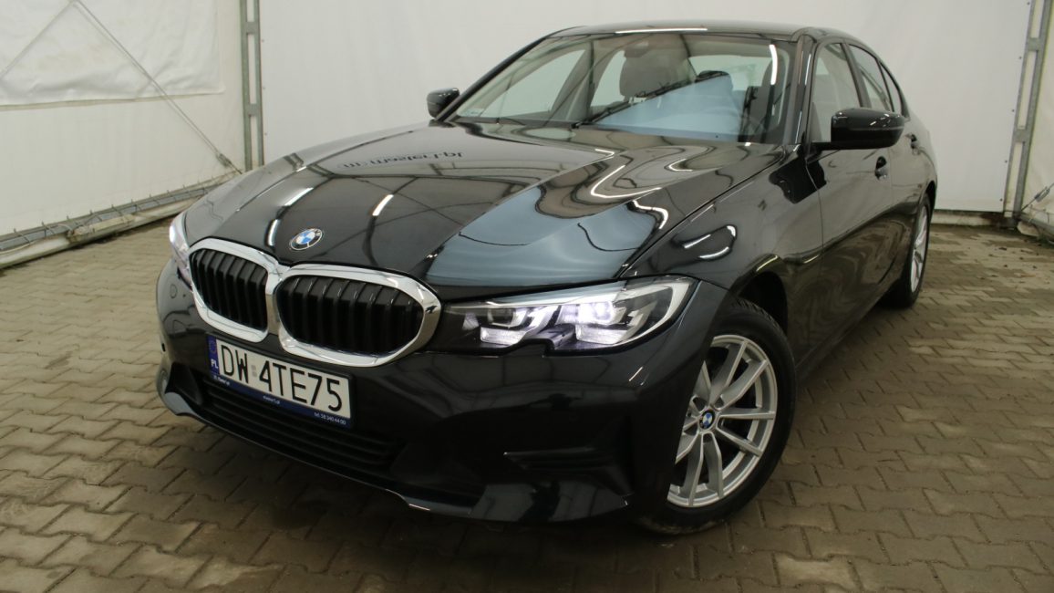 BMW 320d xDrive mHEV Advantage aut WD3146U w abonamencie