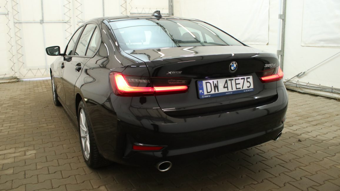 BMW 320d xDrive mHEV Advantage aut WD3146U w abonamencie