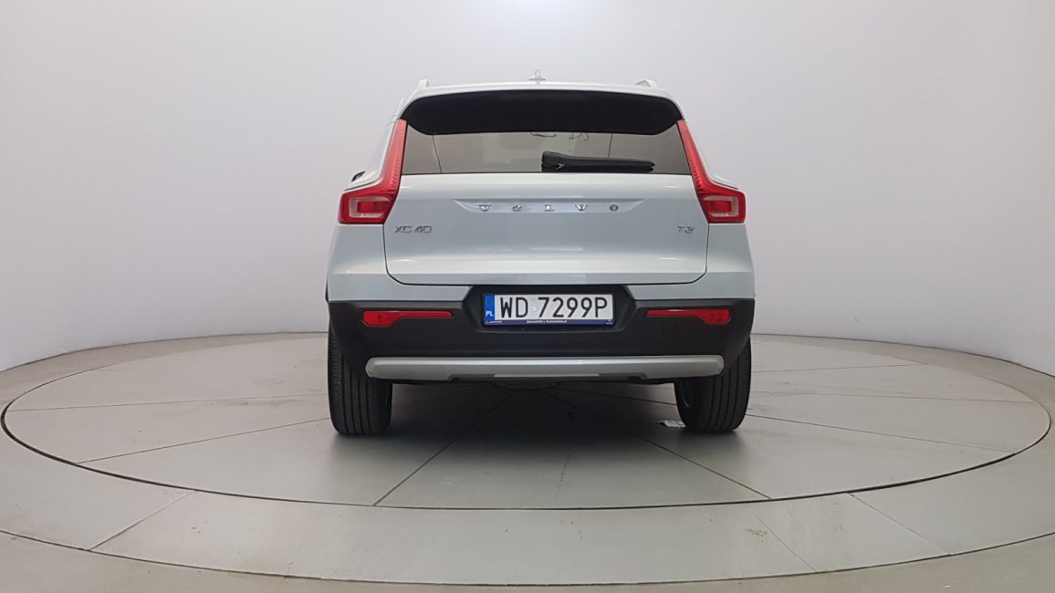 Volvo XC 40 T3 Momentum Pro aut WD7299P w leasingu dla firm