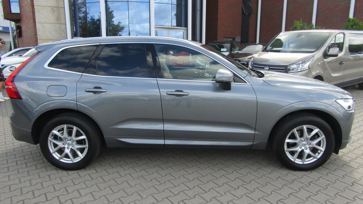 Volvo XC 60 D4 Momentum Pro aut WD5213N w abonamencie