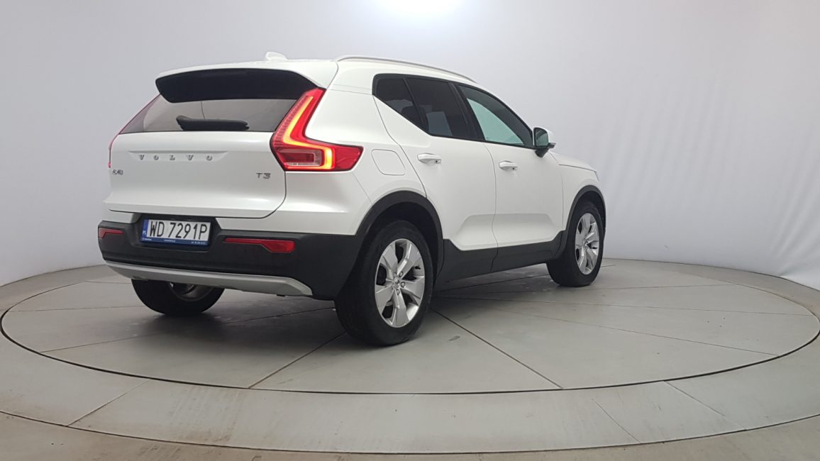 Volvo XC 40 T3 Momentum Pro aut WD7291P w abonamencie