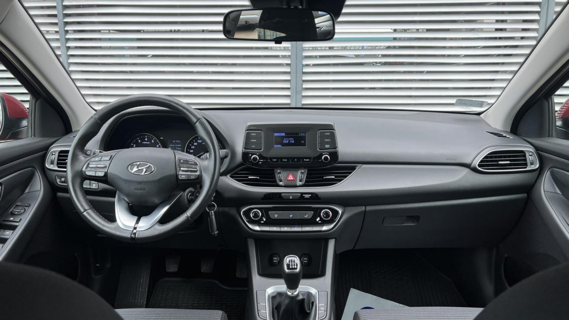 Hyundai i30 1.5 DPI Classic + KR6XR10 w abonamencie dla firm