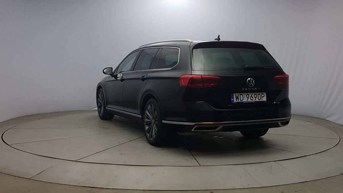 Volkswagen Passat 2.0 TSI 4Mot. Elegance DSG WD9690P w abonamencie