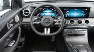 Mercedes-benz E 220 d 4-Matic AMG WD6942R w leasingu dla firm