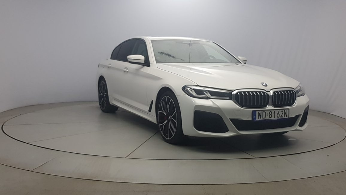 BMW 540i xDrive mHEV M Sport sport-aut WD8162N w abonamencie