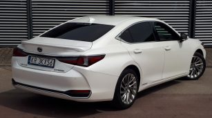 Lexus ES 300h Omotenashi KR3KX56 w zakupie za gotówkę