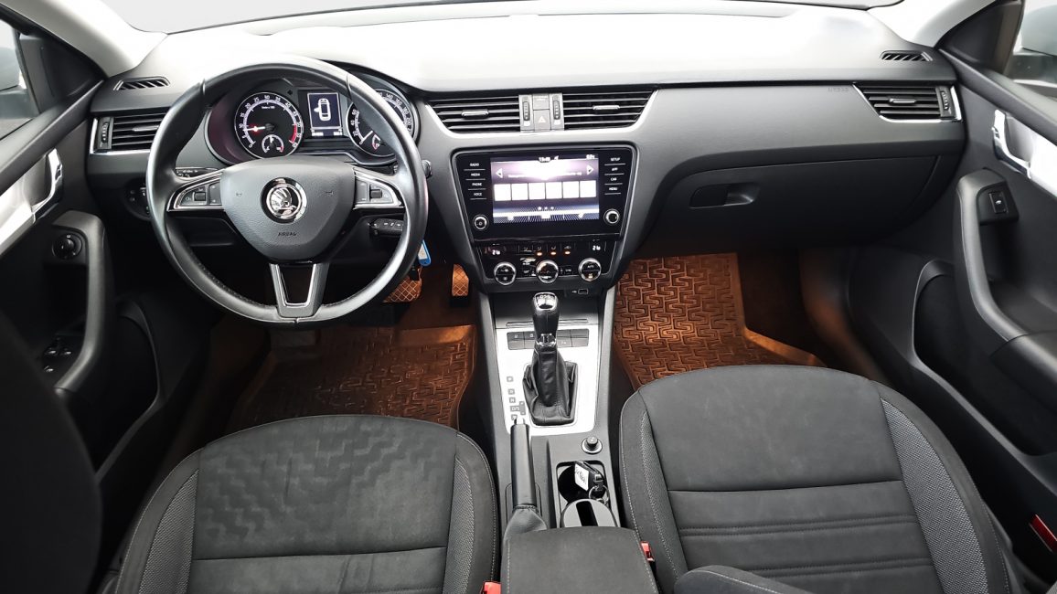 Skoda Octavia 2.0 TDI SCR Ambition DSG KR8TL38 w zakupie za gotówkę