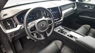 Volvo XC 60 B4 B Plus Dark aut KR6XX44 w zakupie za gotówkę