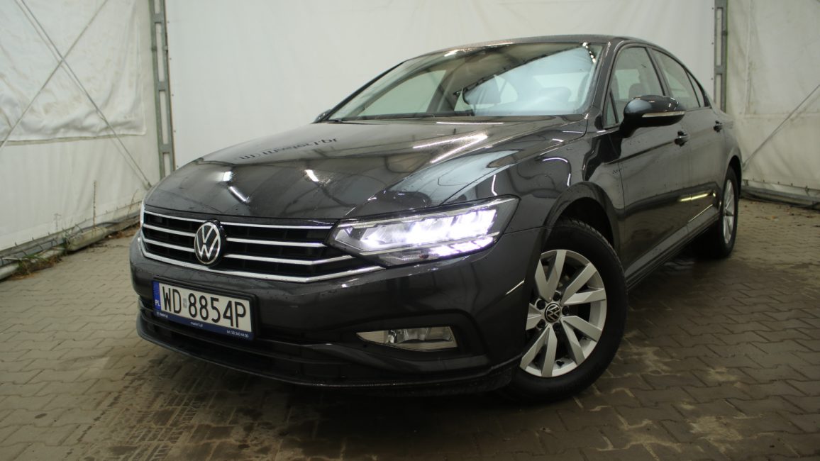 Volkswagen Passat 1.5 TSI EVO Essence DSG WD8854P w abonamencie