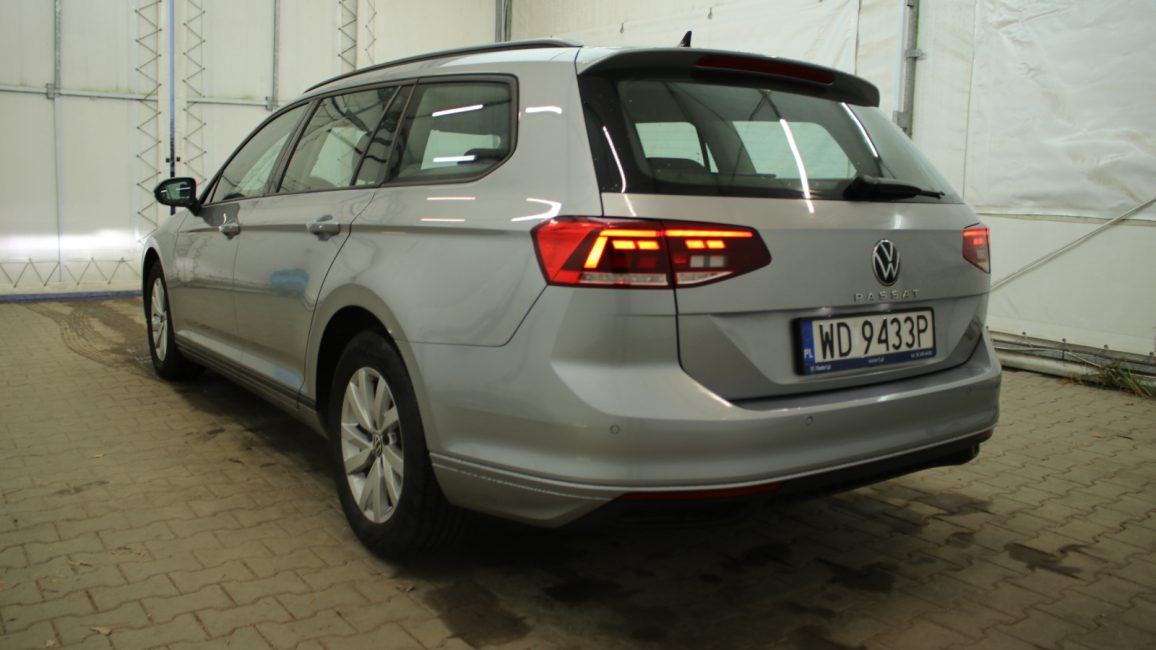 Volkswagen Passat 1.5 TSI EVO Essence DSG WD9433P w abonamencie