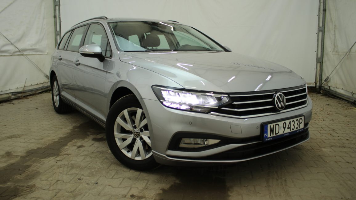 Volkswagen Passat 1.5 TSI EVO Essence DSG WD9433P w abonamencie