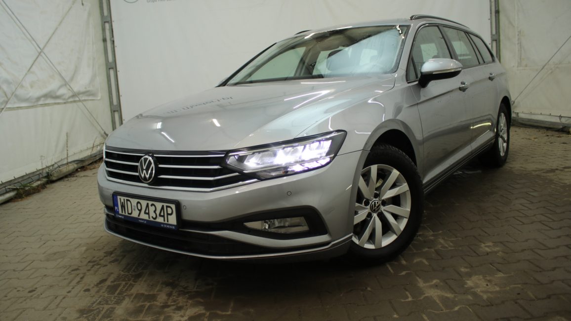 Volkswagen Passat 1.5 TSI EVO Essence DSG WD9434P w abonamencie