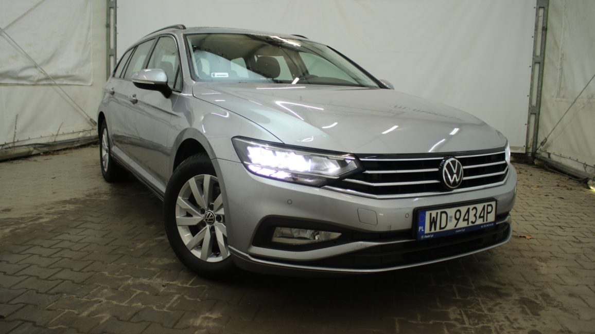 Volkswagen Passat 1.5 TSI EVO Essence DSG WD9434P w abonamencie