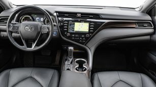 Toyota Camry 2.5 Hybrid Executive CVT GD049VS w leasingu dla firm