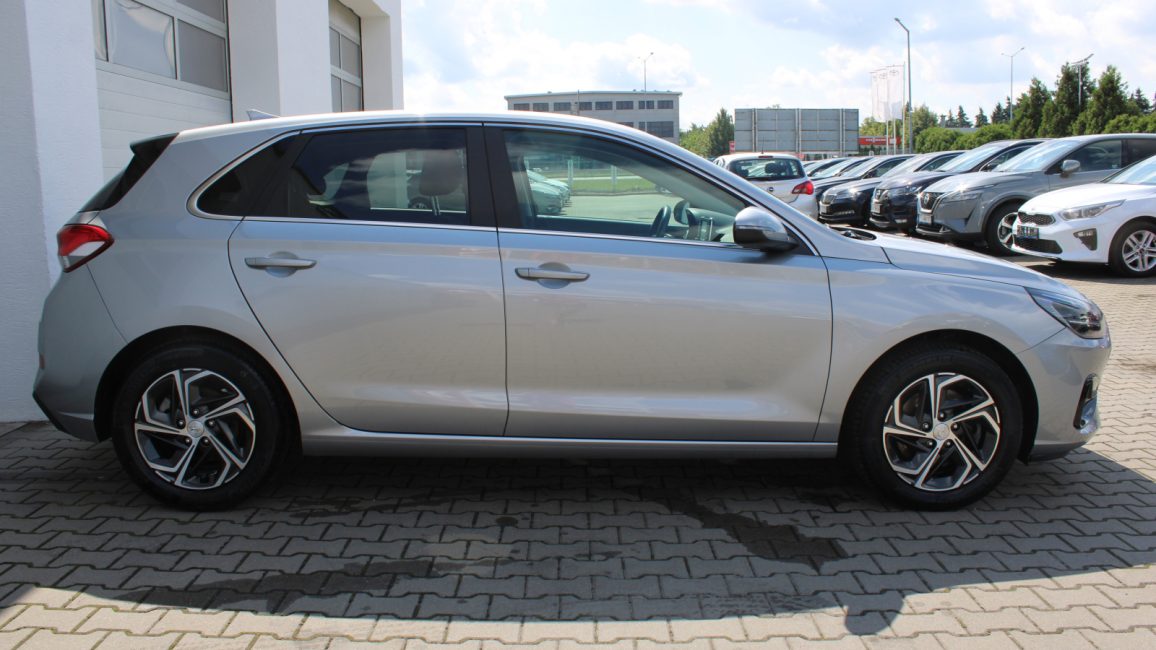 Hyundai i30 1.5 DPI Smart ZS883PV w zakupie za gotówkę