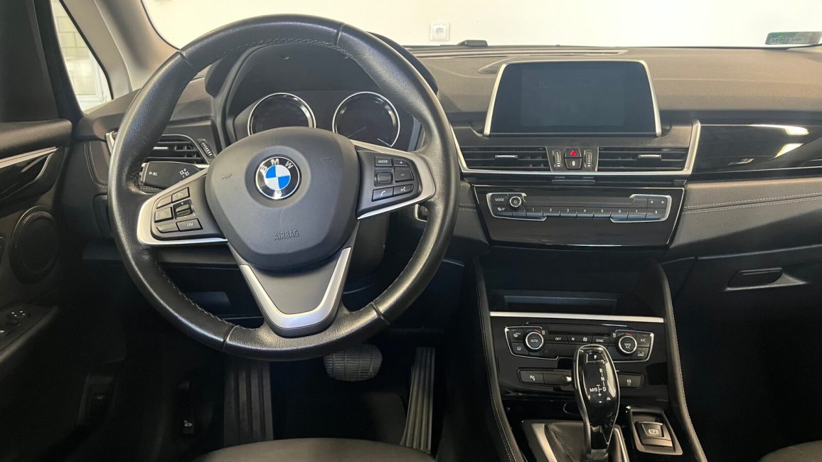 BMW 220d xDrive Sport Line aut WU3363J w abonamencie