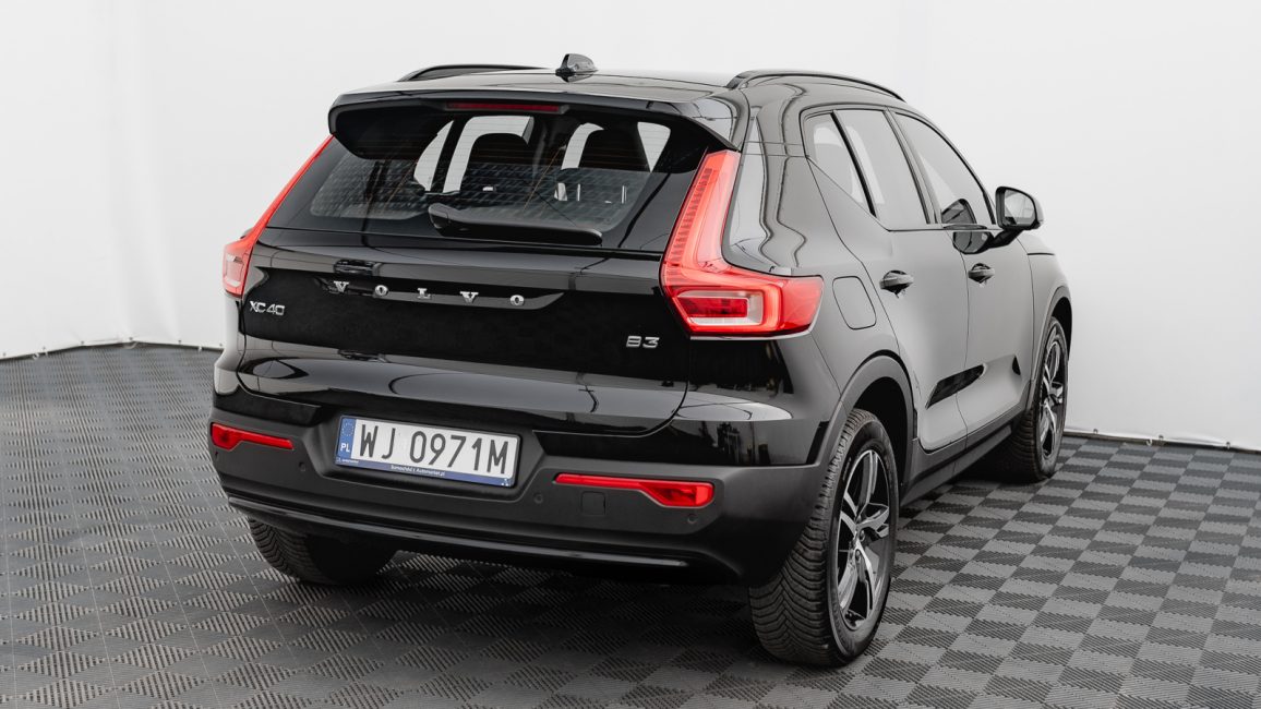 Volvo XC40 B3 Plus Dark aut WJ0971M w abonamencie dla firm