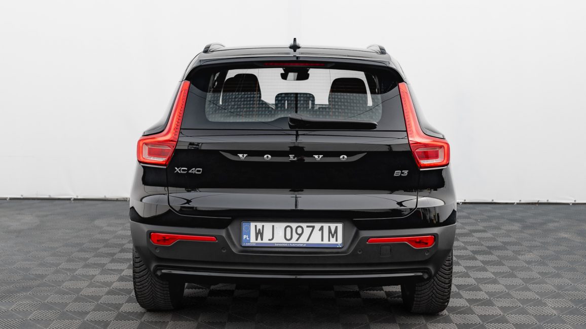 Volvo XC40 B3 Plus Dark aut WJ0971M w abonamencie dla firm