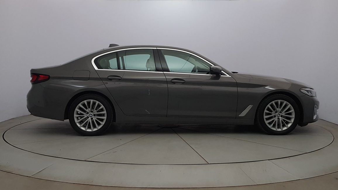 BMW 520d xDrive mHEV Luxury Line s WD6144P w abonamencie dla firm