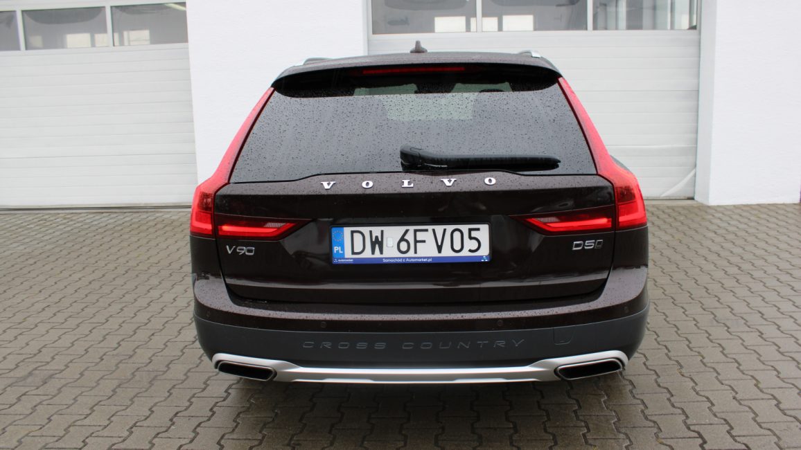 Volvo V90 CC D5 SCR AWD Pro aut DW6FV05 w leasingu dla firm