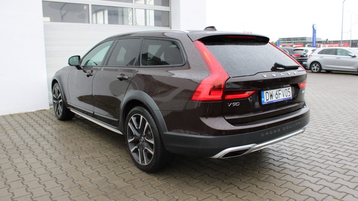 Volvo V90 CC D5 SCR AWD Pro aut DW6FV05 w zakupie za gotówkę