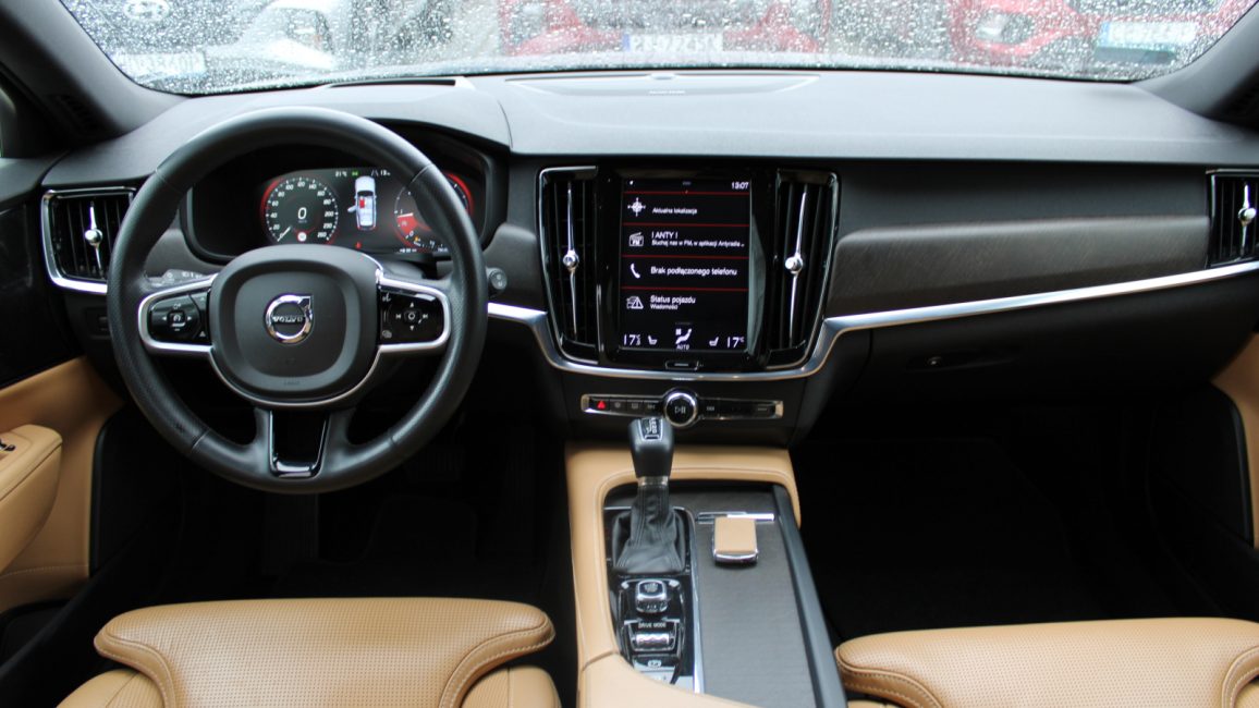 Volvo V90 CC D5 SCR AWD Pro aut DW6FV05 w zakupie za gotówkę