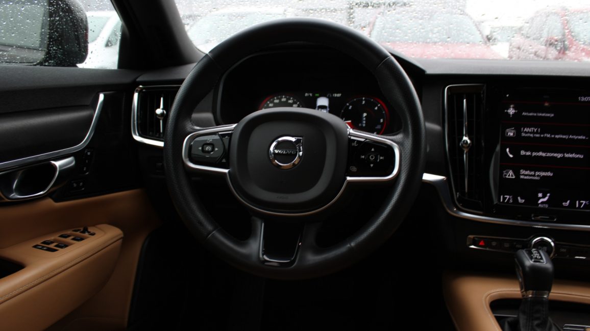 Volvo V90 CC D5 SCR AWD Pro aut DW6FV05 w zakupie za gotówkę