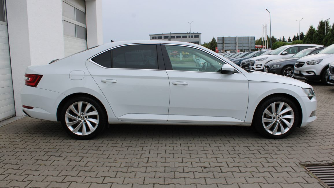 Skoda Superb 2.0 TDI Ambition GD221YF w leasingu dla firm