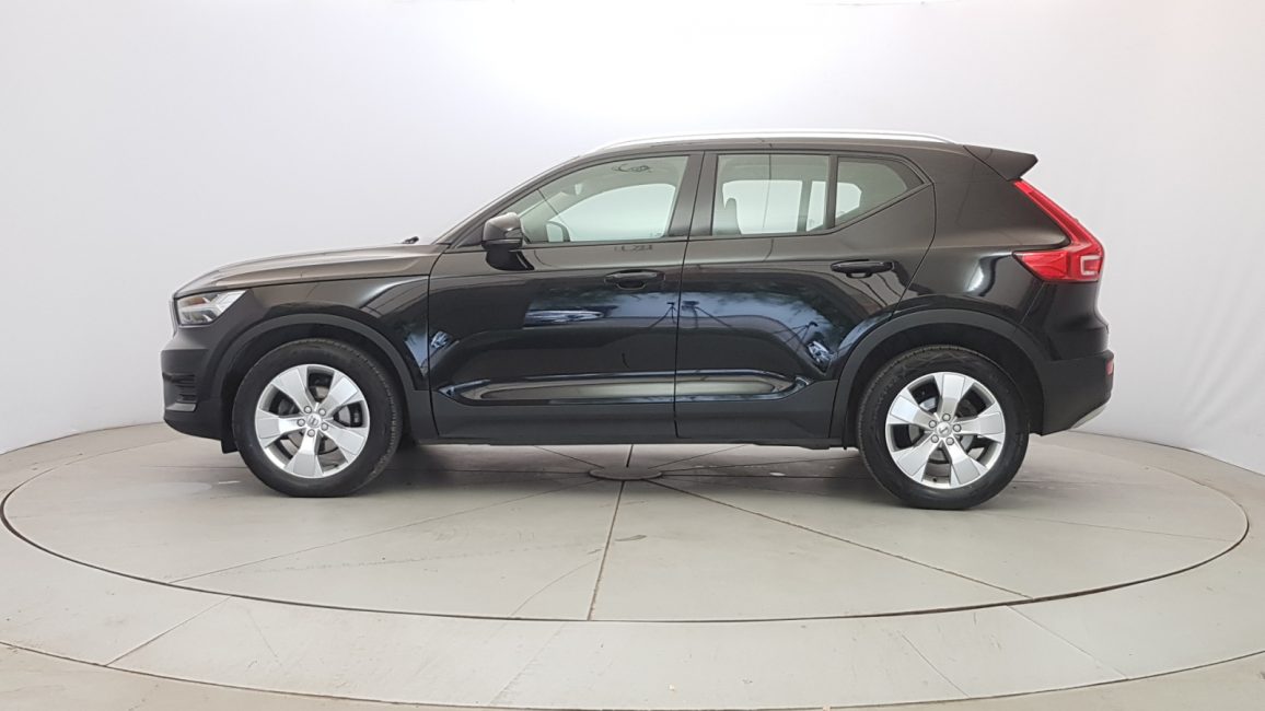 Volvo XC 40 T3 Momentum aut WU7858J w abonamencie