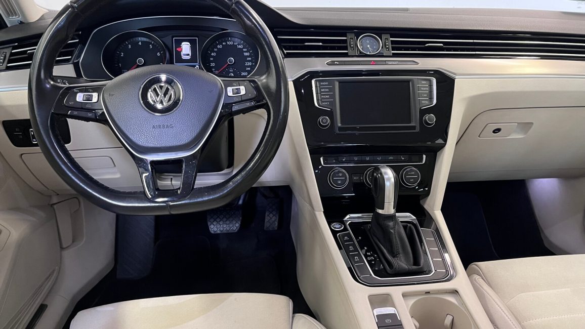 Volkswagen Passat 1.8 TSI BMT Highline DSG DW8NK07 w zakupie za gotówkę