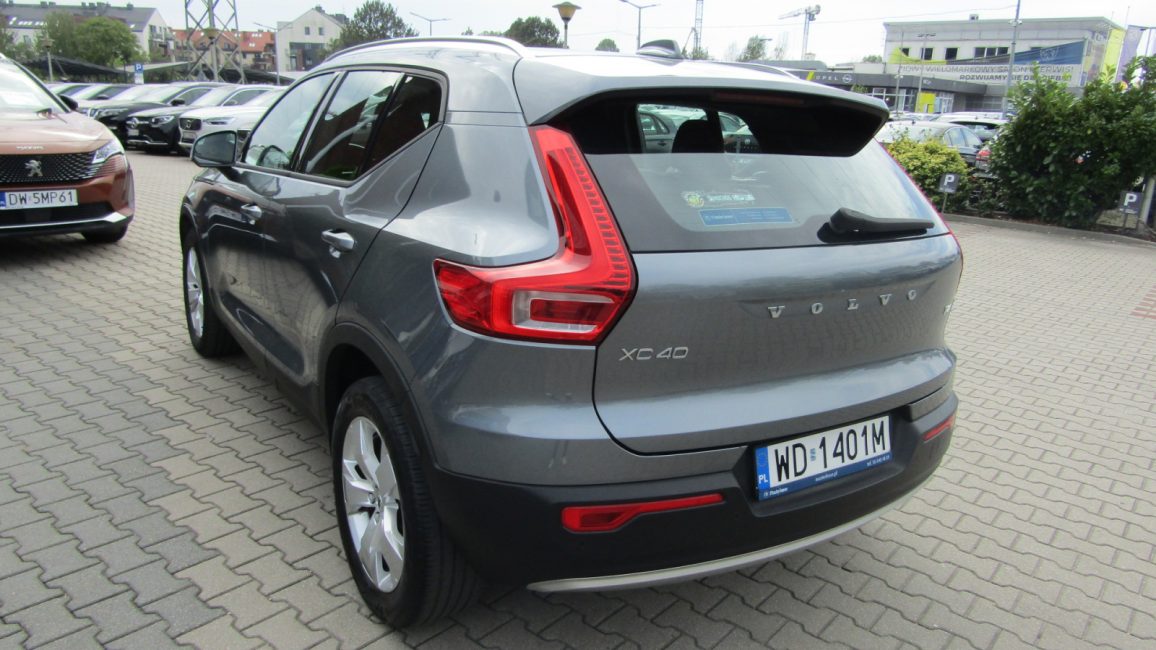 Volvo XC 40 T4 Momentum aut WD1401M w leasingu dla firm