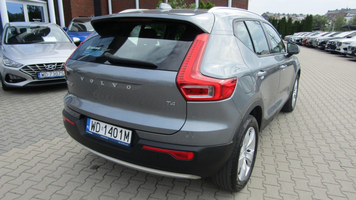 Volvo XC 40 T4 Momentum aut WD1401M w leasingu dla firm